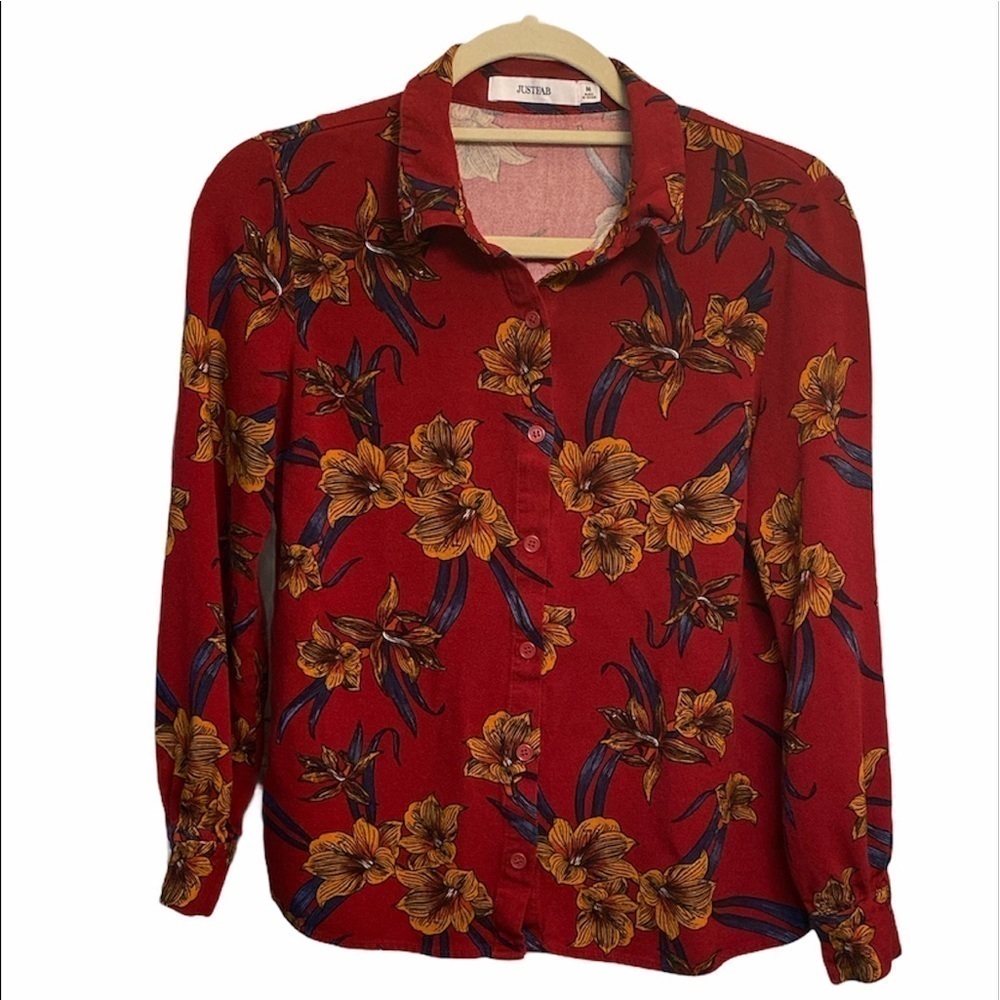JustFab button down blouse floral print long sleeve button cuffs Size Medium